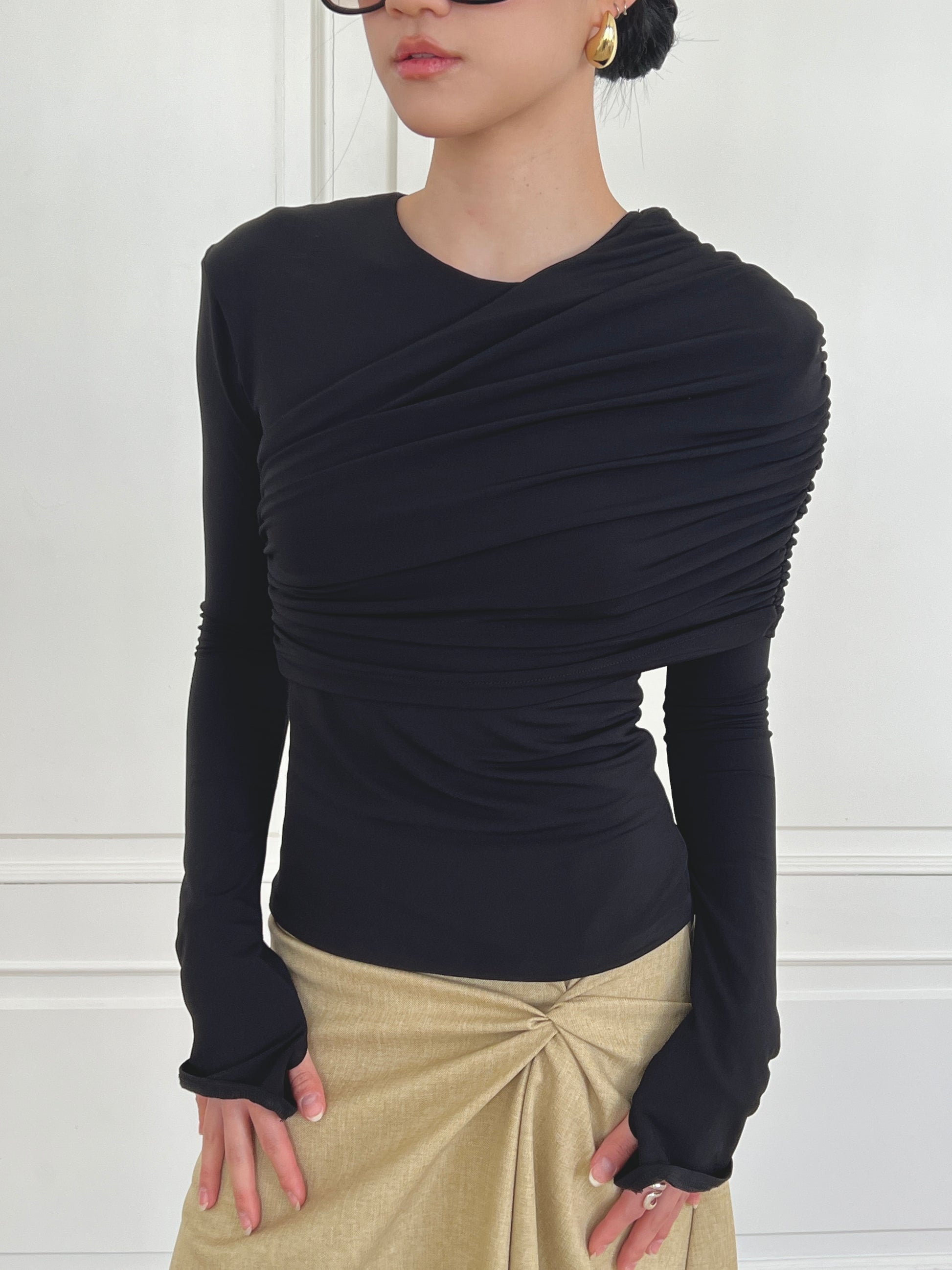 AGRA SWEATER TOP