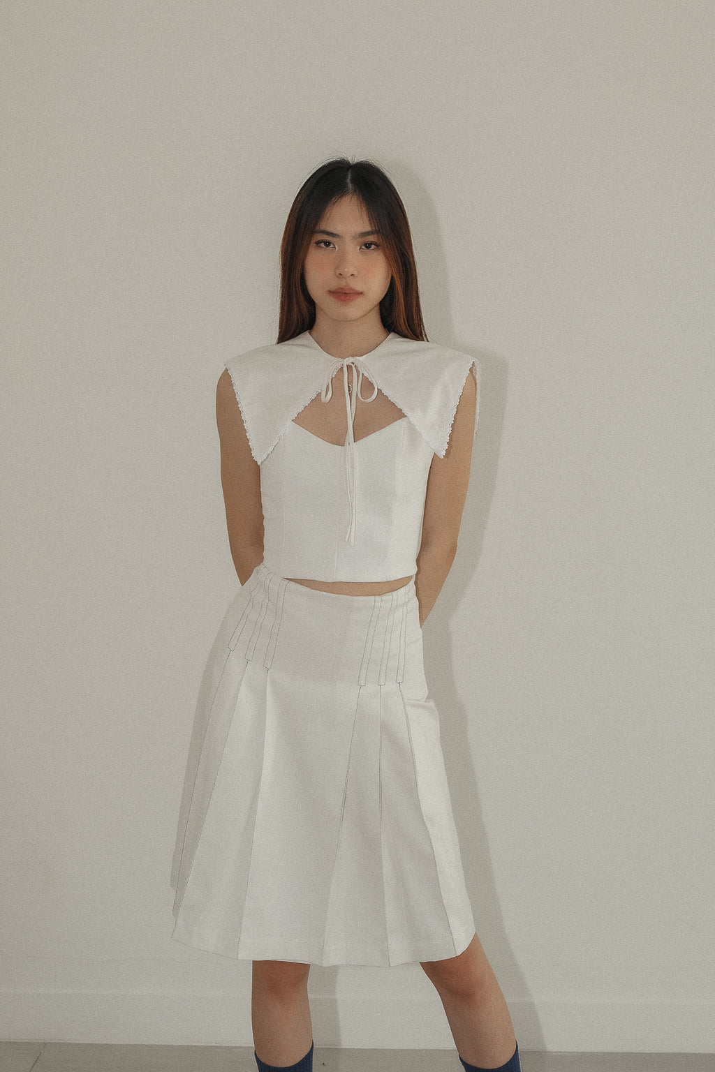 LACE COLLAR